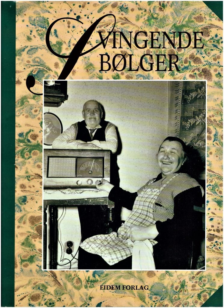 Omslag: Svingende bølger